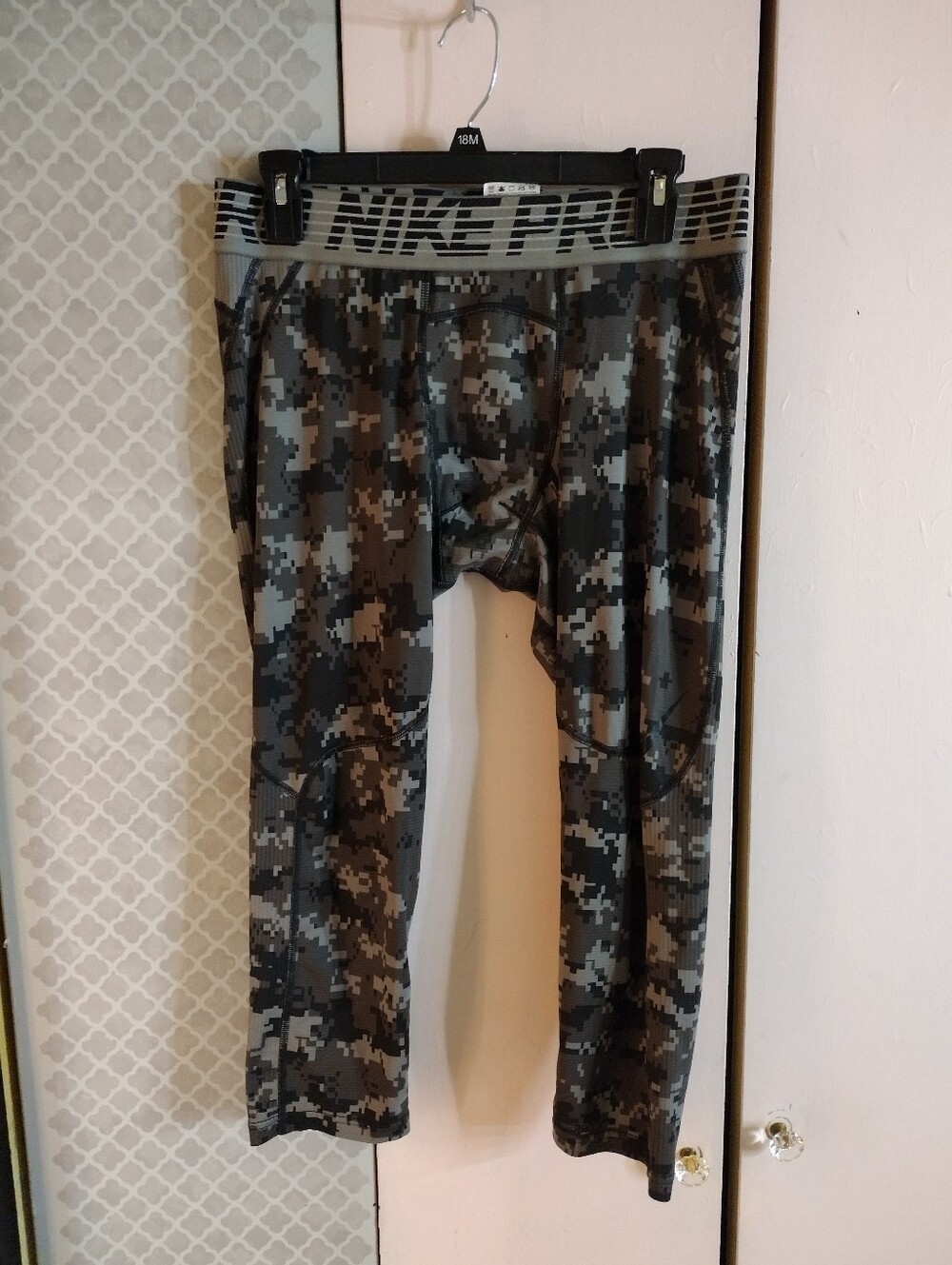 Nike Men's Gray Digital Camo Compression Leggings